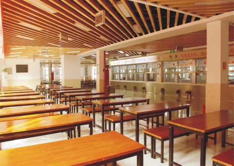 郑州市西一中学