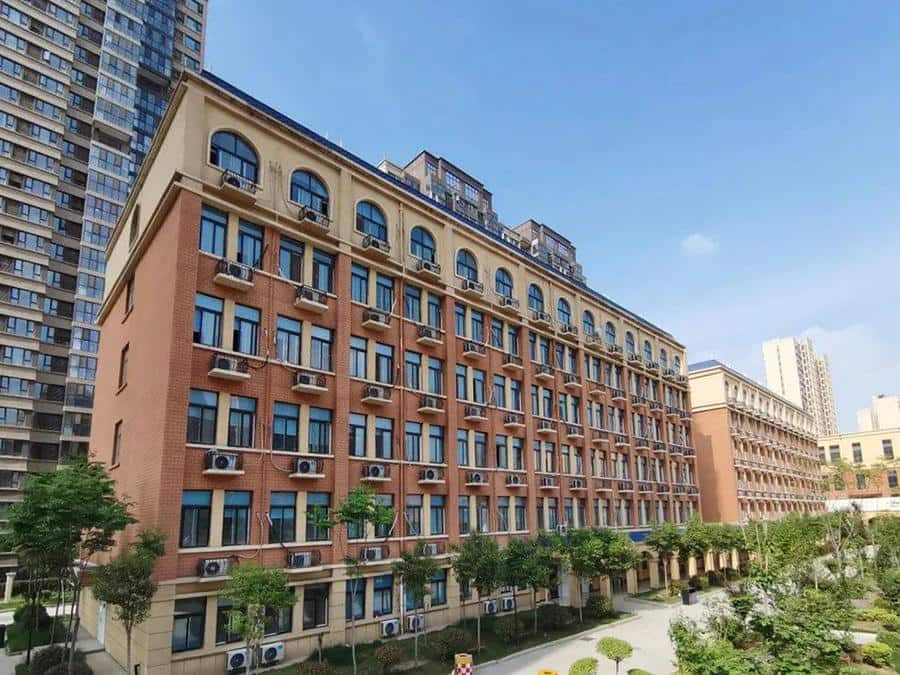 郑州市二七区沪华国庆学校