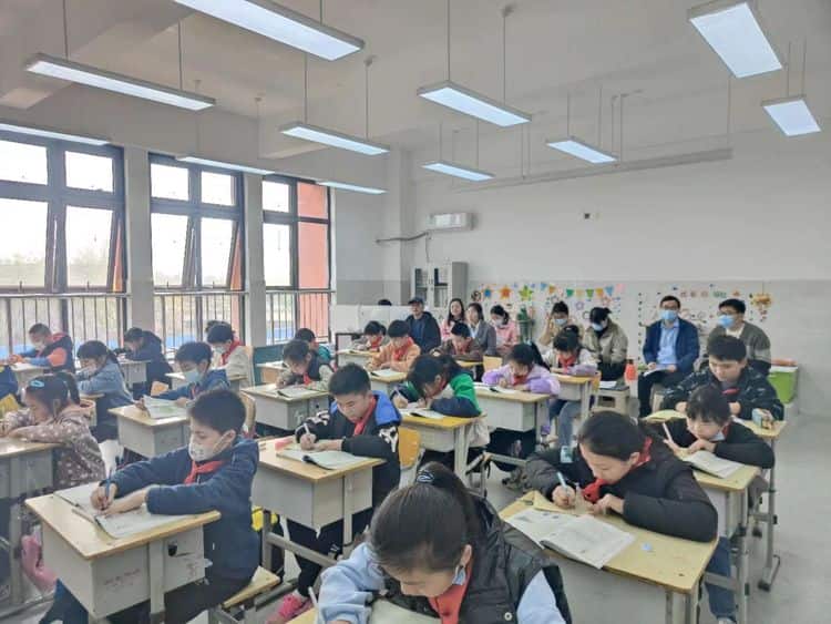 郑州市二七区张砦小学