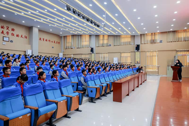 郑州市宇华实验学校
