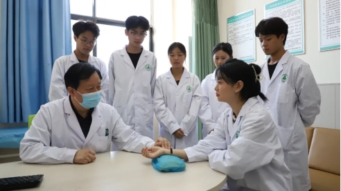 郑州树青医学中等专业学校